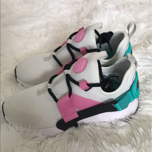 🚨SOLD🚨 Nike Air Huarache City Low - Picture 3 of 8